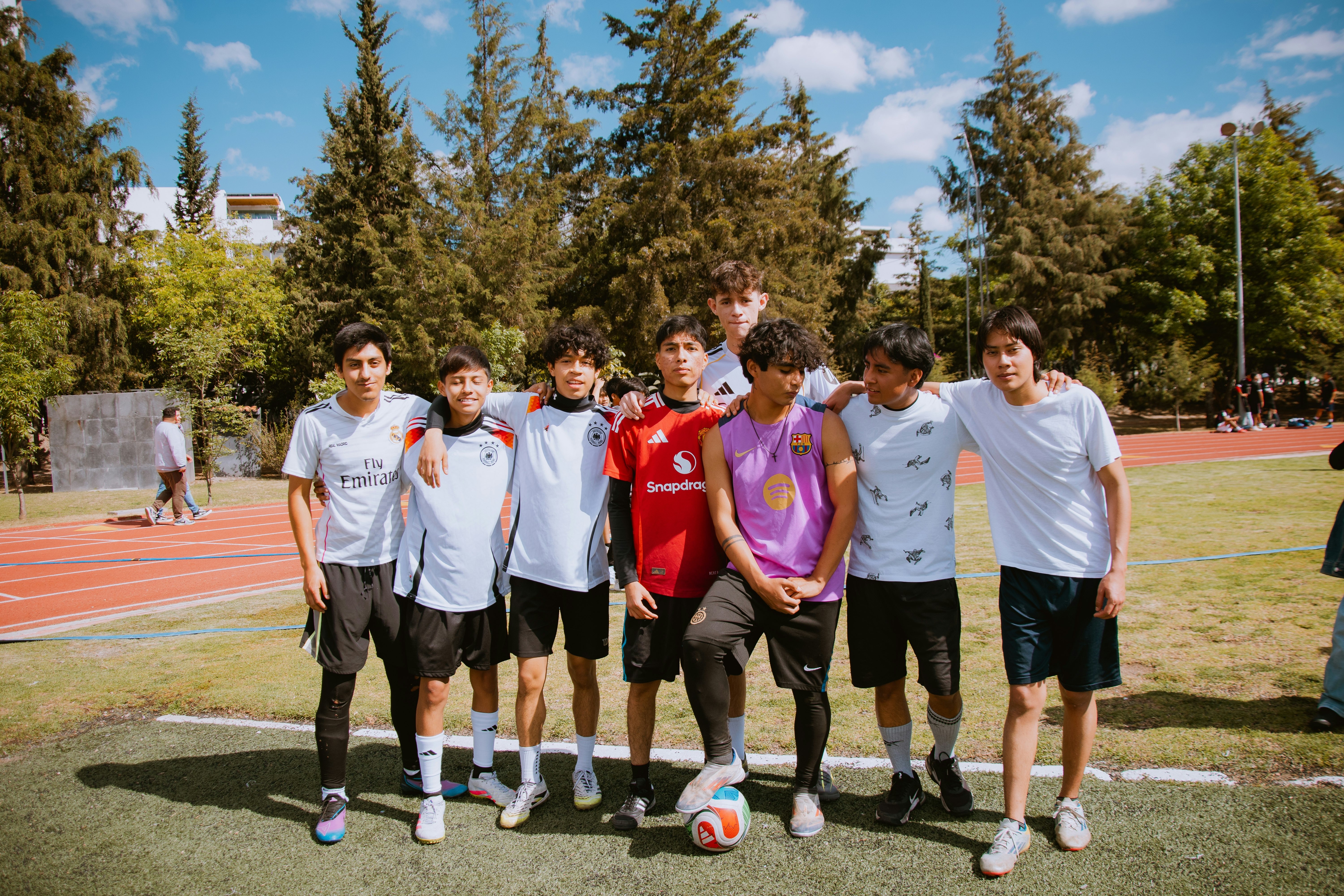 LPL冠军中单惨败，观众大喊假赛！JDG老板沦为小丑，厂长也尽力了